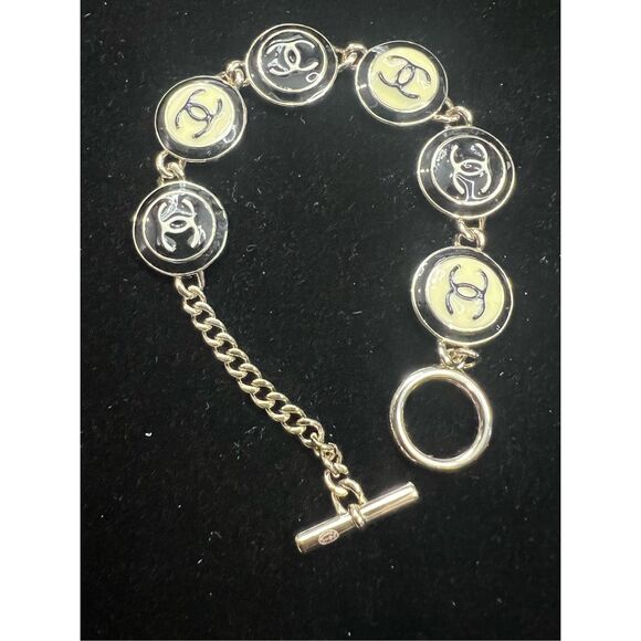 Chanel cc bracelet - Picture 7 of 9